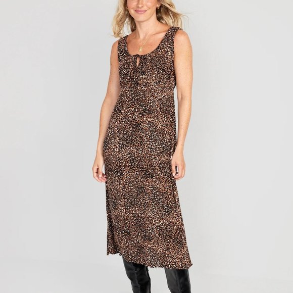 Old Navy Dresses & Skirts - NWT Old Navy Waist-Defined Sleeveless Printed Crepe Midi Dress for Women